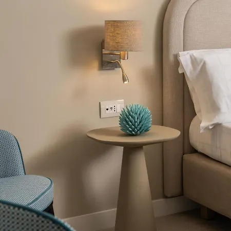 Hotel Capri 4*