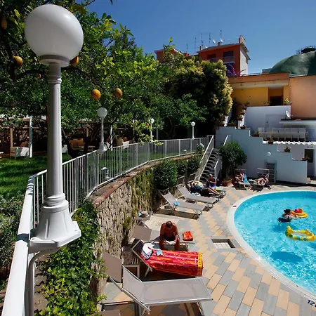 Capri Hotel 4*