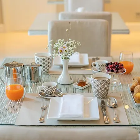 Capri 4*