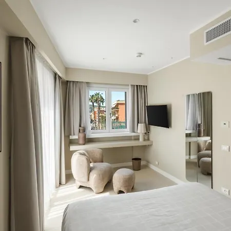 Capri- Adult Only 4*