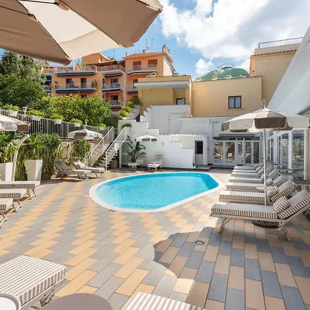 Capri- Adult Only 4*
