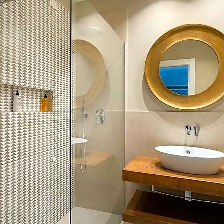 Capri- Adult Only 4*