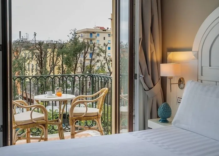 Capri Hotel 4*